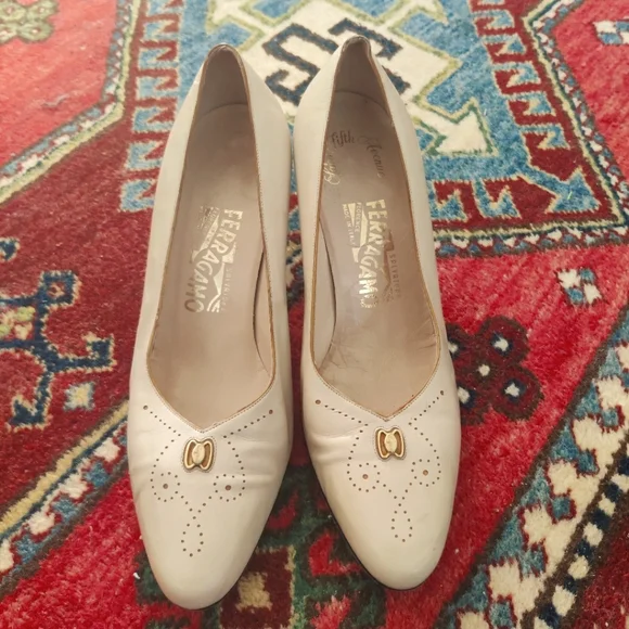 Salvatore Ferragamo | Shoes | Vintage Ferragamo Pumps Cream Salvatore Ferragamo | Shoes | Vintage Ferragamo Pumps Cream